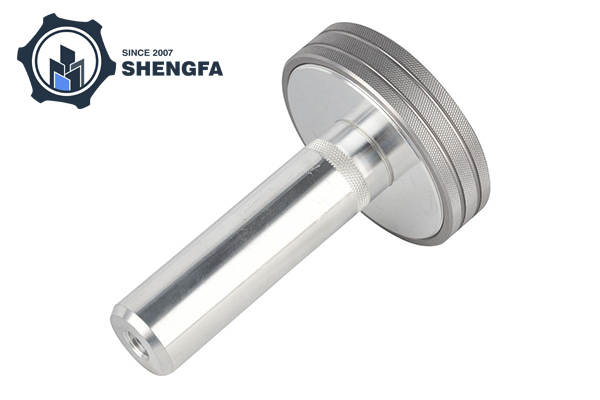 Mitkä ovat takomisen ja valun tärkeimmät edut?